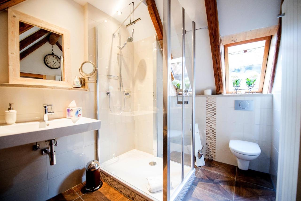 Goldgemaeuer Appartements Ochsenfurt Quarto foto