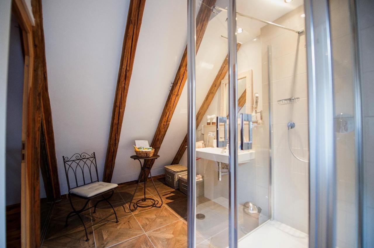 Goldgemaeuer Appartements Ochsenfurt Quarto foto